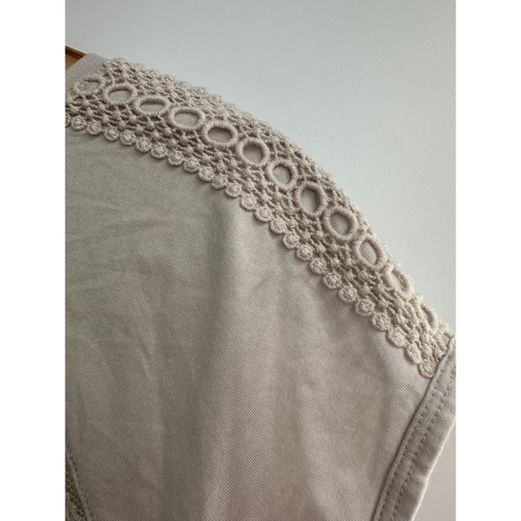 Chico's Light Tan V Neck Lace Sheer Short Sleeve Top Size 0 - Picture 4 of 10